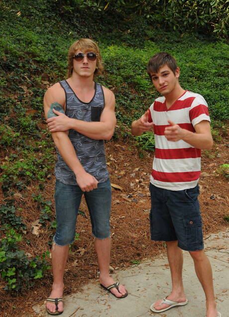 Le beau gosse américain Johnny Rapid et le beau gosse Tom Faulk font l