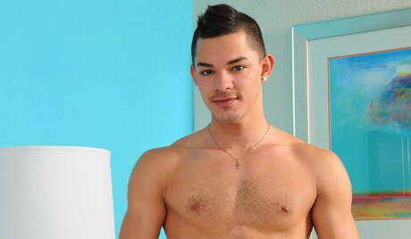 Die netten amerikanischen Kumpels Ethan Slade und Ryan Rockford lieben sich draußen