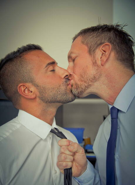 supergaranhão sueco Tomas Brand e Tony Rivera fodem a bunda depois de chupar um pau