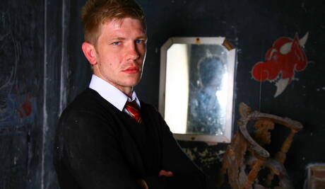 Spierbundel Daniel Johnson en goed gebouwde Andro Maas poseren naakt en laten hun billen zien