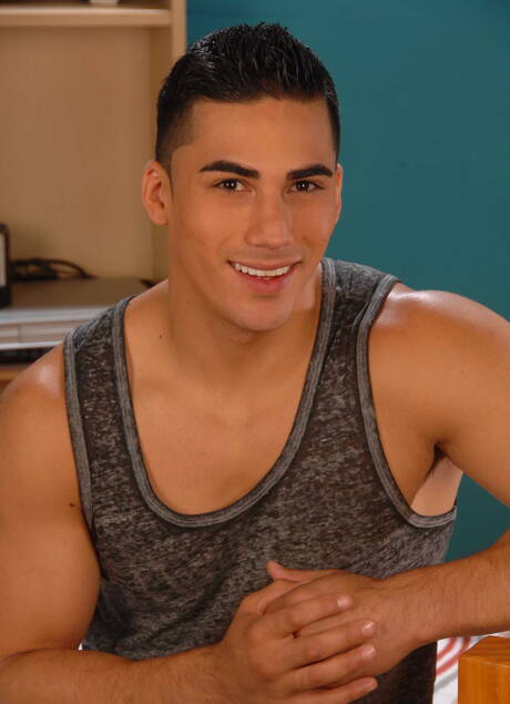 Men.com: Latin beefcake Topher Di Maggio and tough guy Guy Holiday have anal sex outdoor