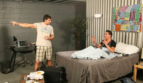 Gorące Amerykanki, muskularny Phenix Saint i twardziel Dominic Reed masturbują się