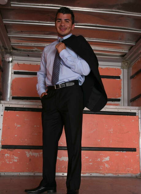 American beefcake Andrew Stark and beefy Enrique Romo fuck ass after sucking