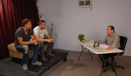 Dois caras americanos, o super garanhão Rocco Reed e o super garanhão Phenix Saint, chupando e fodendo um ao outro