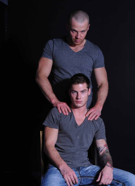 Die attraktiven Amerikaner Vance Crawford und Jessy Dean lutschen und vögeln sich gegenseitig