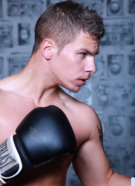 Men: English well-built Paul Walker and  Max Dodds in hot ass bang