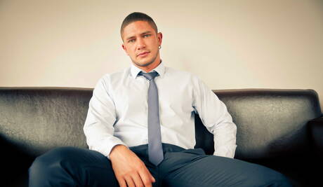 Russian beefcake Dato Foland and bulgarian hunk Goran in hot homosexual scene