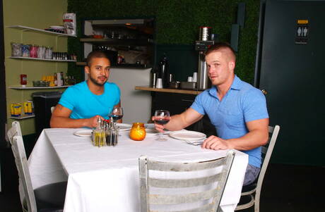 Men: Les mecs américains sexy et costauds Liam Magnuson et l