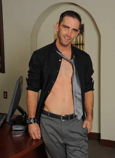 Sterke man Jordan en Amerikaanse otter Joe Parker hebben een hete seksdate