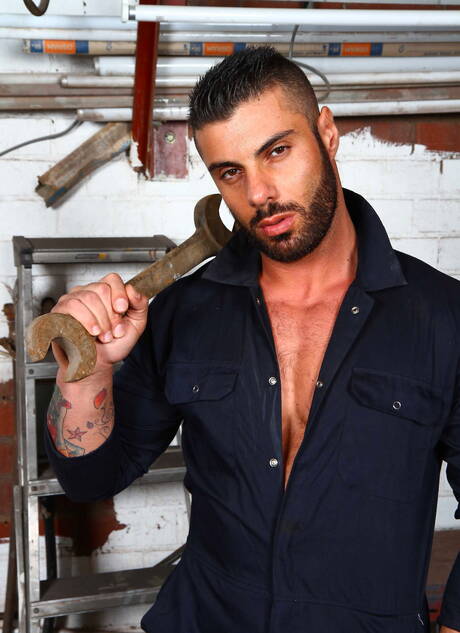 Men: American hunk Spencer Reed and italian strong bull Alex Marte have a hot couple scene