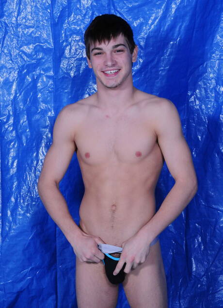 Johnny Rapid, Kip, Cooper Reed, Haigen, Donny si divertono insieme in piscina