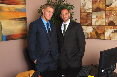 lindo cara Jason e o lindo cara Girth Brooks fazem um sexo de casal quente