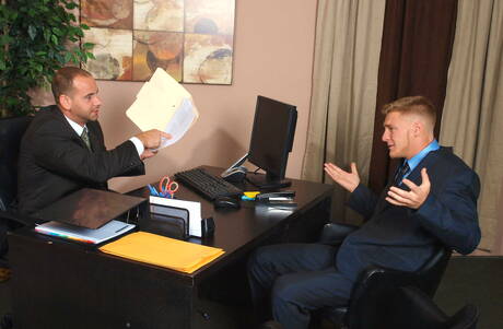 lindo cara Jason e o lindo cara Girth Brooks fazem um sexo de casal quente