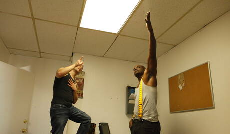 Der schwarze, muskulöse Diesel Washington und der attraktive Ari Sylvio beim Analsex zwischen Schwarzen und Weißen