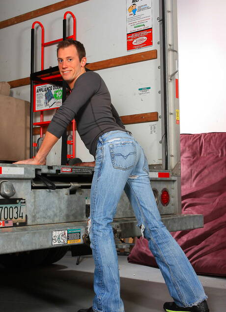 Czeski muskularny Robert Van Damme i amerykański siłacz Kyle Quinn uprawiają dobry seks