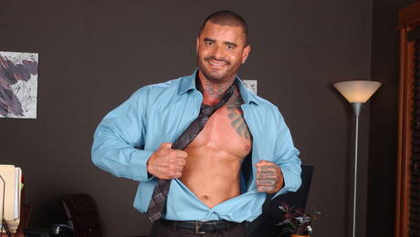 American otter Adam Russo and latin strongman Alexsander Freitas make a love