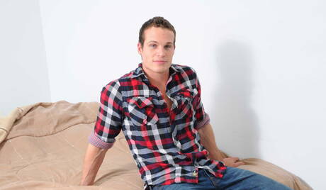 American pornstars hunky guy Chris Tyler and husky guy Luca Rosso fuck after blowjob