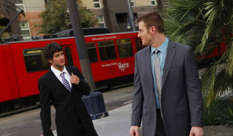 Il fusto americano Spencer Fox e lo stallone Ryan C in una bollente scopata anale all