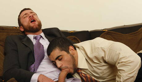 Der amerikanische Otter Trevor Knight und der attraktive Angelo Antonio in einer heißen Homosexuellenszene