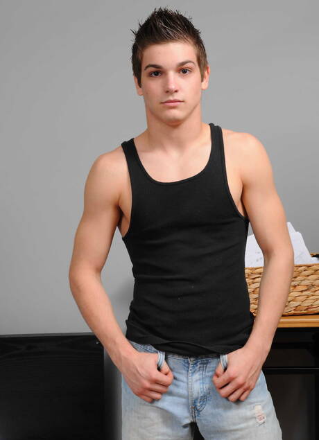 Men.com: Nice american buddies stud Johnny Rapid and tough guy Dylan Roberts have a hot sex