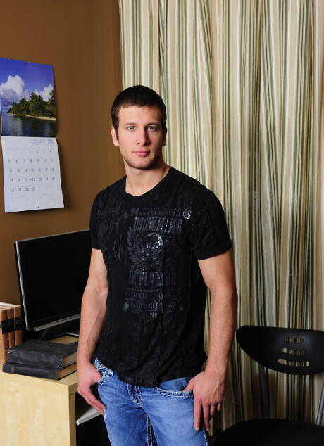 O bonitão Ian e o bonitão americano Spencer Fox em sexo anal quente