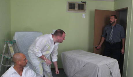 O garanhão americano John Magnum e o urso gay húngaro Arpad Miklos fazem sexo quente