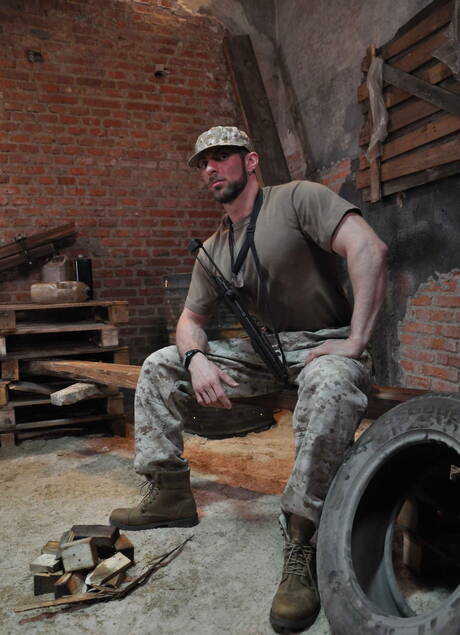 Men: American well-built Damien Crosse and spanish gay bear Scott Carter fuck ass after sucking dick