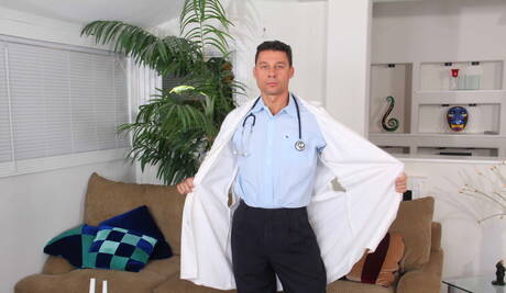 捷克帥哥羅伯特·範·達美和美國年輕男孩泰爾·亞歷山大在吮吸陰莖後做愛