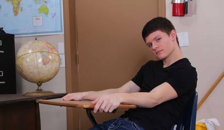 Der junge Amerikaner Tyler Sweet und der muskulöse Latino-Typ Alexsander Freitas in heißer homosexueller Action