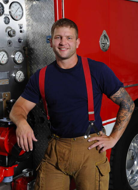 Rocco, Colby Jansen, Landon, Andrew Stark und Charlie haben einen guten Gruppensex im Freien