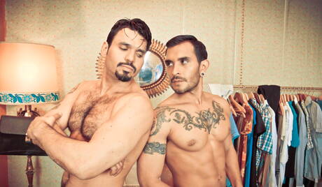 Der muskulöse Latino Lucio Saints und der Latino-Otter Jean Franko lutschen und ficken sich gegenseitig