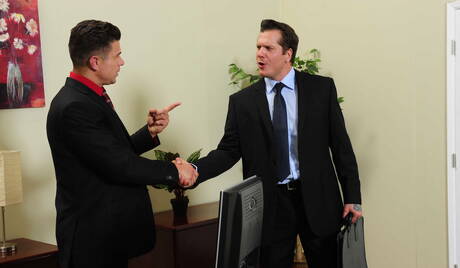 美國明星大力士帕克倫敦和帥哥特倫頓杜卡蒂進行了一場精彩的肛交