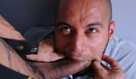 Der brasilianische harte Kerl Rafael Alencar und der lateinamerikanische Hengst Leo Forte haben harten Analsex