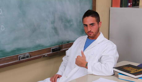 Americanos gostosos, o galã Bryce Star e o garanhão Julian Smiles fodem a bunda depois do boquete