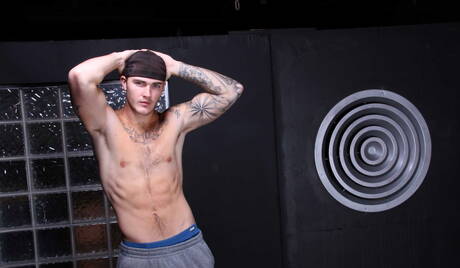 Mili amerykańscy chłopcy wydra Christian Wilde i siłacz Aj Monroe ruchają się po obciąganie