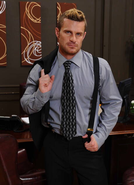 Os simpáticos americanos Tommy Defendi e o musculoso Landon Conrad em sexo anal quente