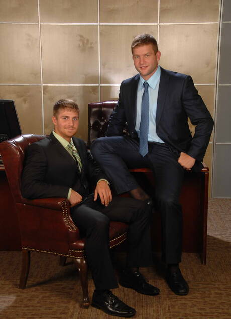 American pornstars bear Colby Jansen and tough guy Logan Vaughn in hot ass fuck action