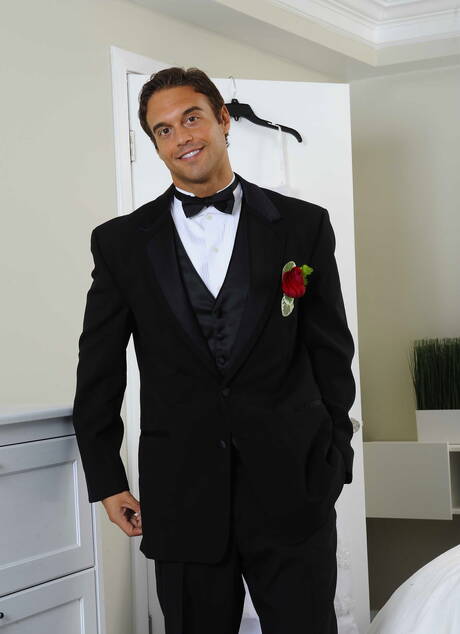 Les mecs américains sexy et costauds Rocco Reed et le musclé Landon Conrad ont une bonne relation sexuelle