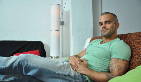 美國超級帥哥達米恩·克羅斯和委內瑞拉毛茸茸帥哥讓·弗蘭科上演熱辣情侶戲