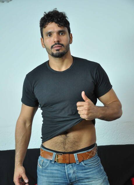 美國超級帥哥達米恩·克羅斯和委內瑞拉毛茸茸帥哥讓·弗蘭科上演熱辣情侶戲