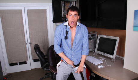 Caras americanos gostosos, o garanhão peludo Christian Wilde e o lindo garoto Tyr Alexander em uma cena homossexual quente