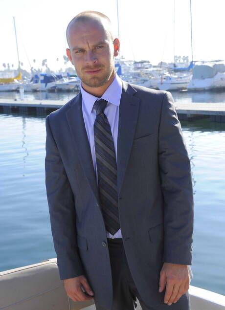 American muscular Riley Price and well-built Scott Campbell drilling an ass in the pool