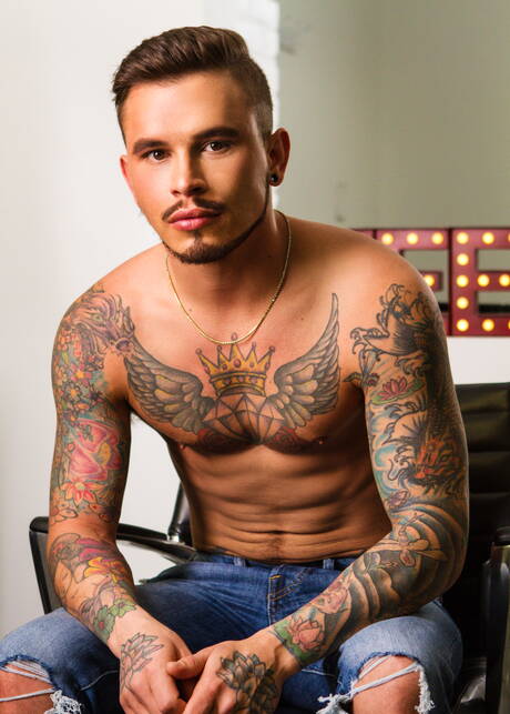 Men: American husky guy Seth Knight and canadian tough guy William Seed fuck ass after sucking cock