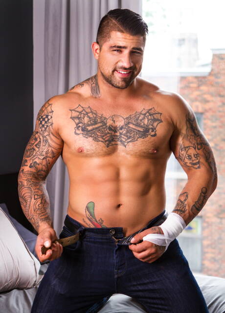 Der muskulöse Kanadier Ryan Bones und der attraktive Kanadier Shane Jackson haben heißen Sex