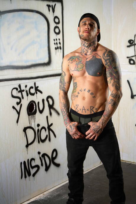 Men: Canadian tough guy Bo Sinn and american gay bear Riley Mitchel fuck ass after sucking