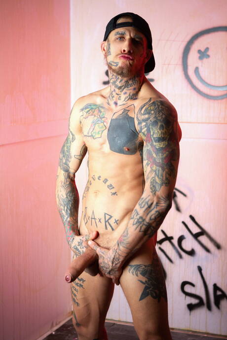 Canadian tough guy Bo Sinn and american gay bear Riley Mitchel fuck ass after sucking