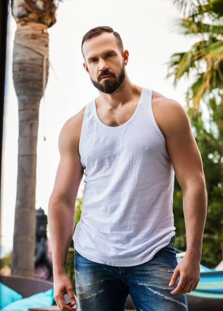 Men: English otter Gabriel Phoenix and brazilian hairy bear Andy Onassis fuck after blowjob outdoor