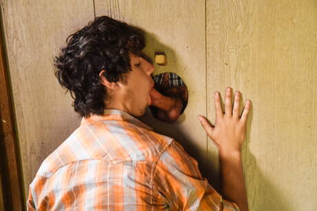 Romanian muscular Kaleb Stryker and american beefy Johnny Rapid love each other outdoor