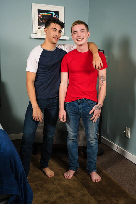 Men: Muscular Alex Rim and american beautiful boy Cassidy Clyde sucking and fucking each other