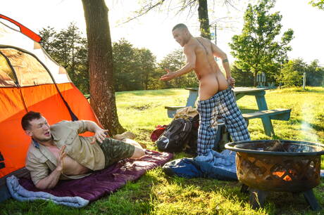 Men: Pretty american guys well-built Pierce Paris and beefcake Beaux Banks have a hot sex outside